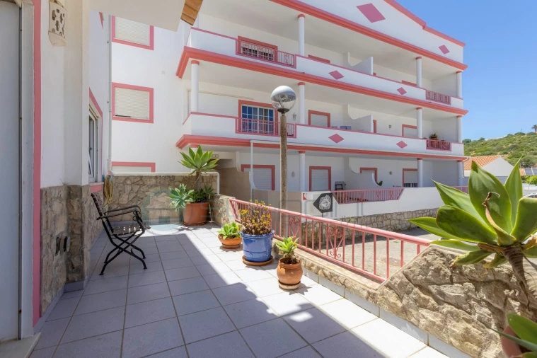 Apartamento T2 para Venda em Budens Foto 9