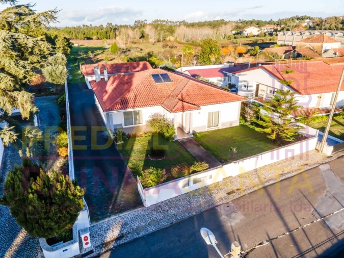 Moradia T3 para Venda em Cadima Foto 1