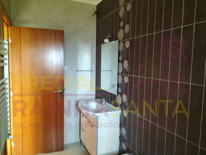 Moradia T4 para Venda em Cadaval e Pêro Moniz Foto 11