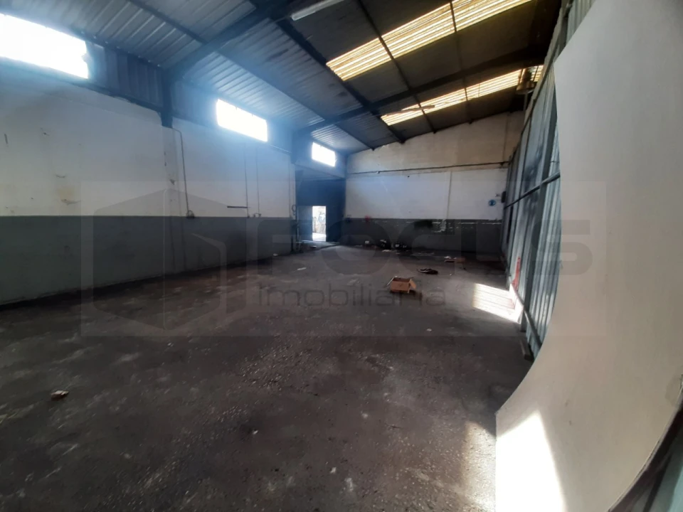 Armazém para Arrendamento em Vagos e Santo António Foto 1