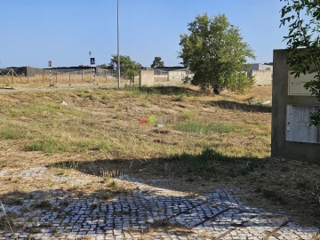 Terreno para Venda em Sarilhos Grandes