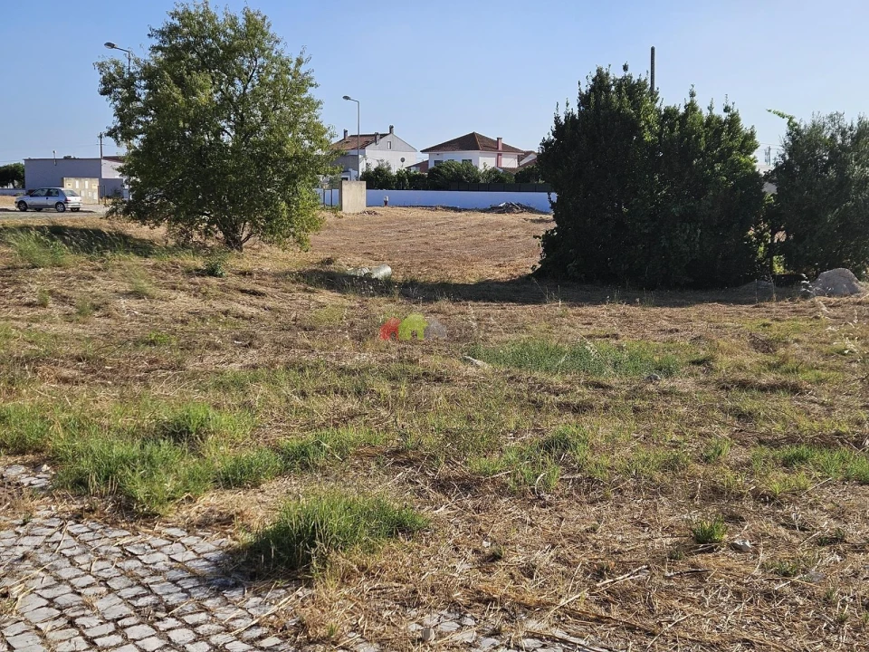 Terreno para Venda em Sarilhos Grandes Foto 10
