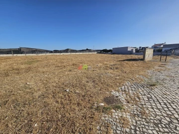 Terreno para Venda em Sarilhos Grandes