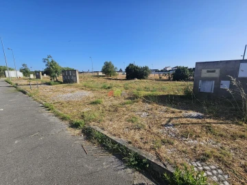 Terreno para Venda em Sarilhos Grandes