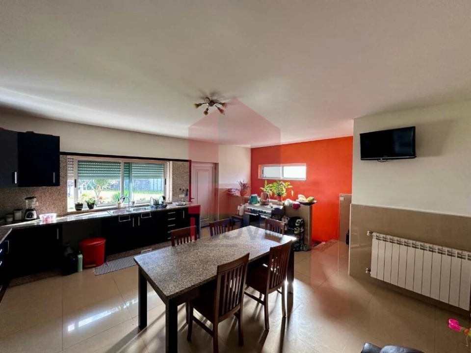 Moradia T3 para Venda em Sabariz Foto 5