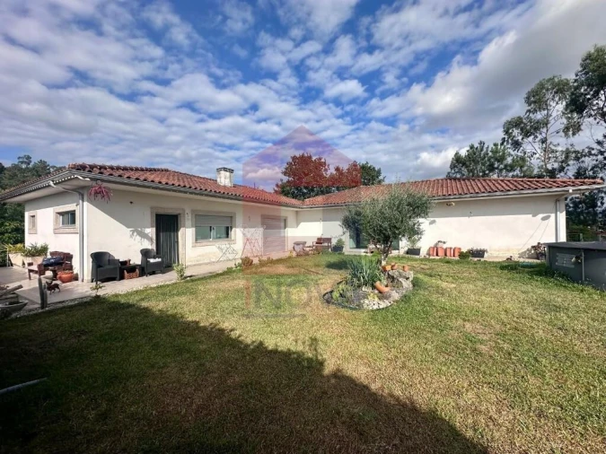 Moradia T3 para Venda em Sabariz