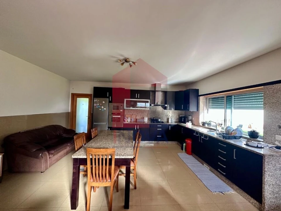 Moradia T3 para Venda em Sabariz Foto 6