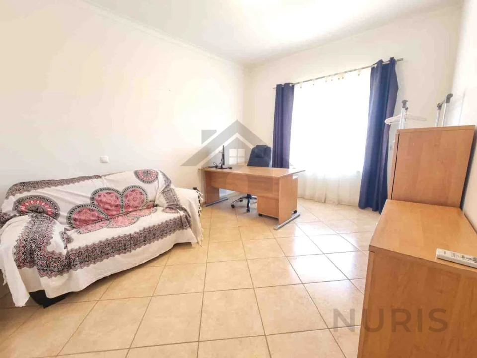 Apartamento T3 para Arrendamento em Estômbar e Parchal Foto 8