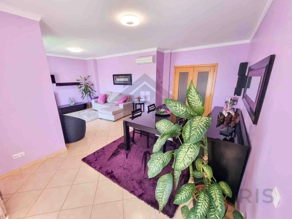 Apartamento T3 para Arrendamento em Estômbar e Parchal Foto 5