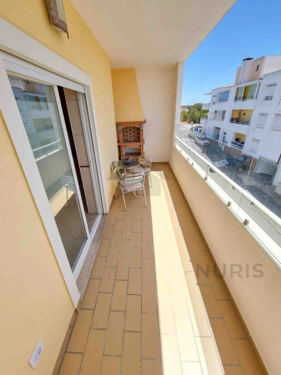 Apartamento T3 para Arrendamento em Estômbar e Parchal Foto 6