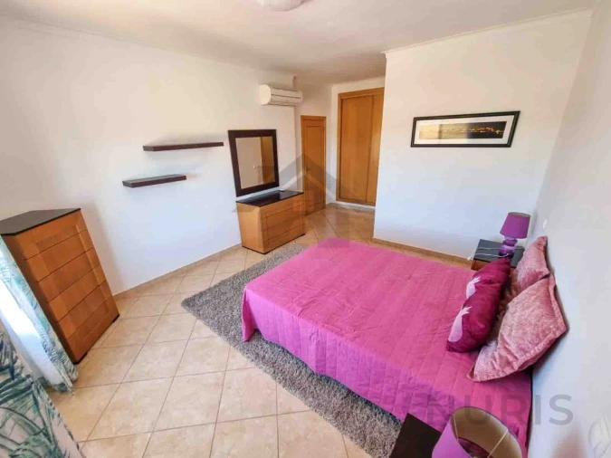 Apartamento T3 para Arrendamento em Estômbar e Parchal Foto 11