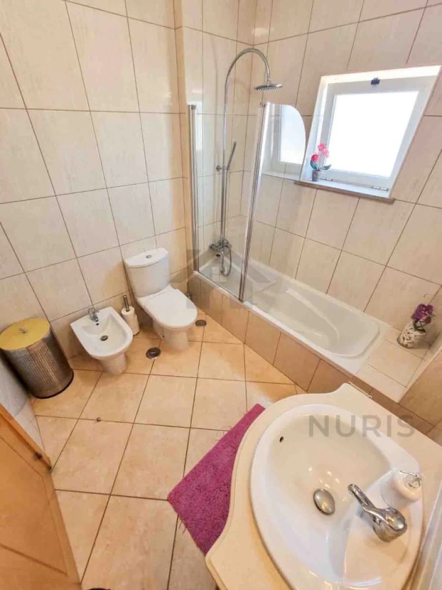 Apartamento T3 para Arrendamento em Estômbar e Parchal Foto 16