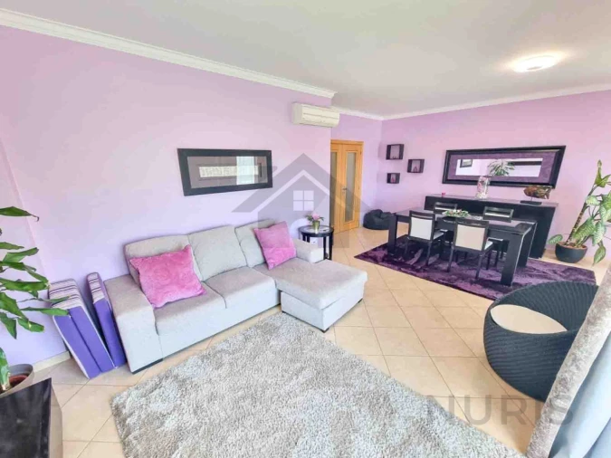 Apartamento T3 para Arrendamento em Estômbar e Parchal Foto 3