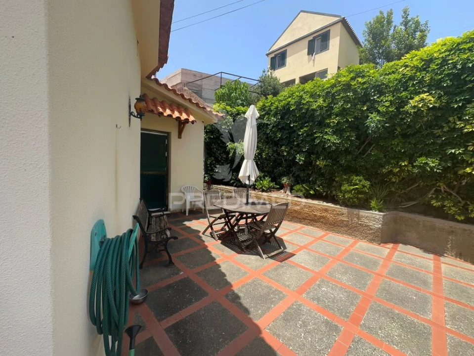 Moradia T3 para Venda em Caniço Foto 7