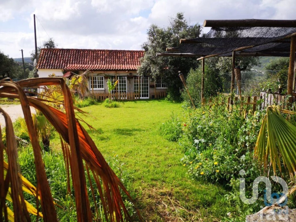 Moradia T3 para Venda em Alvados e Alcaria Foto 1