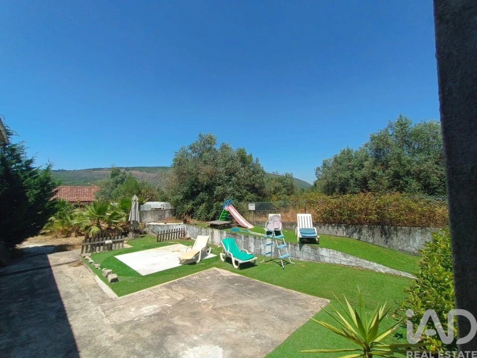 Moradia T3 para Venda em Alvados e Alcaria Foto 26