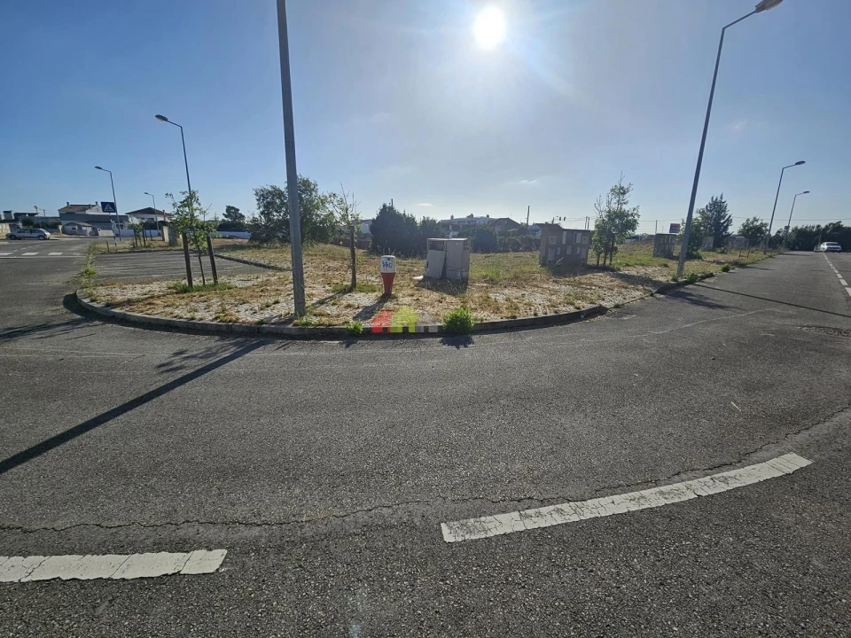 Terreno para Venda em Sarilhos Grandes Foto 12