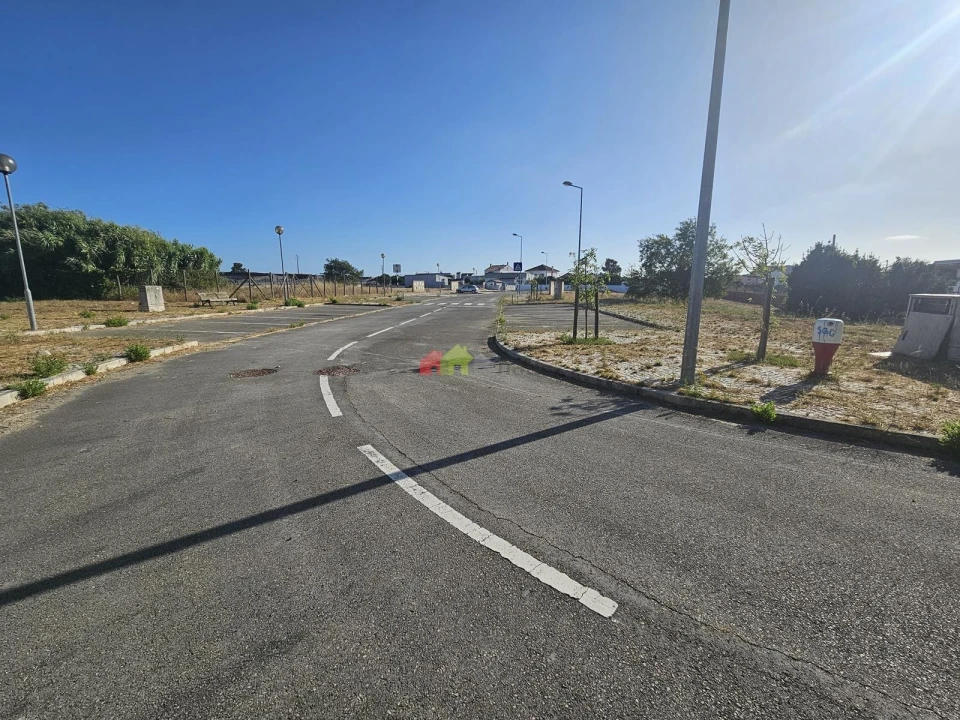 Terreno para Venda em Sarilhos Grandes Foto 14