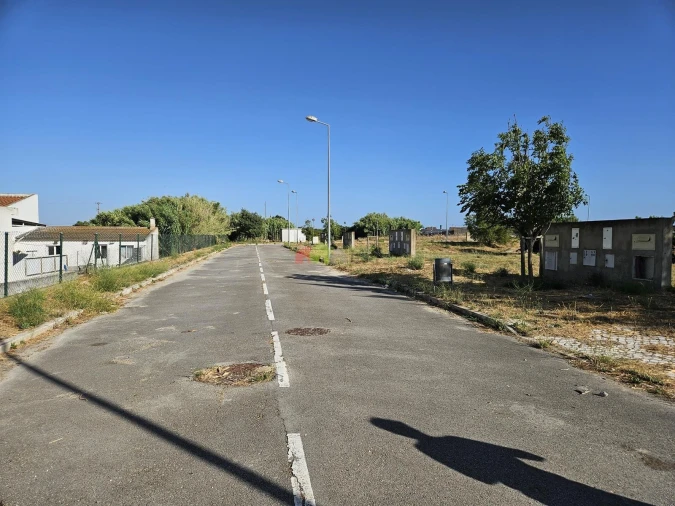 Terreno para Venda em Sarilhos Grandes Foto 3
