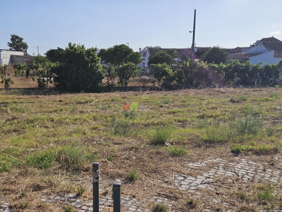 Terreno para Venda em Sarilhos Grandes Foto 8