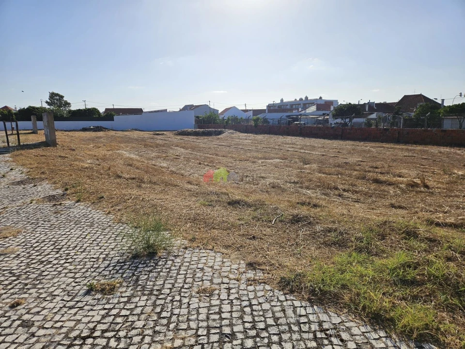 Terreno para Venda em Sarilhos Grandes Foto 18