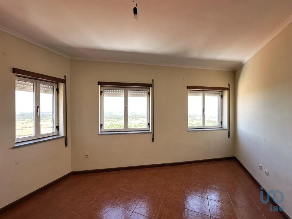 Prédio para Venda em Gouveia (São Pedro e São Julião) Foto 13