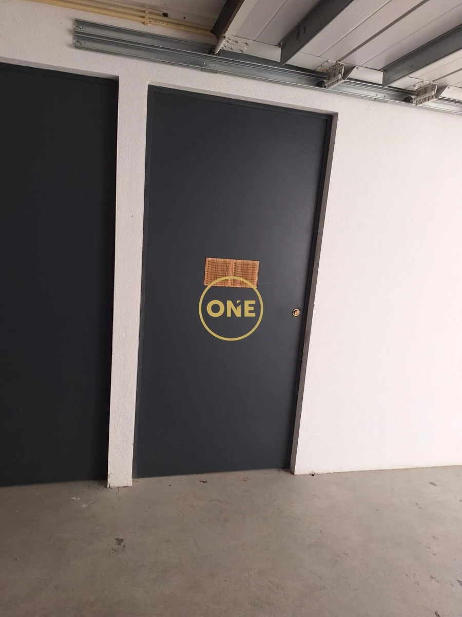 Armazém para Venda em Vila Nova de Famalicão e Calendário Foto 2