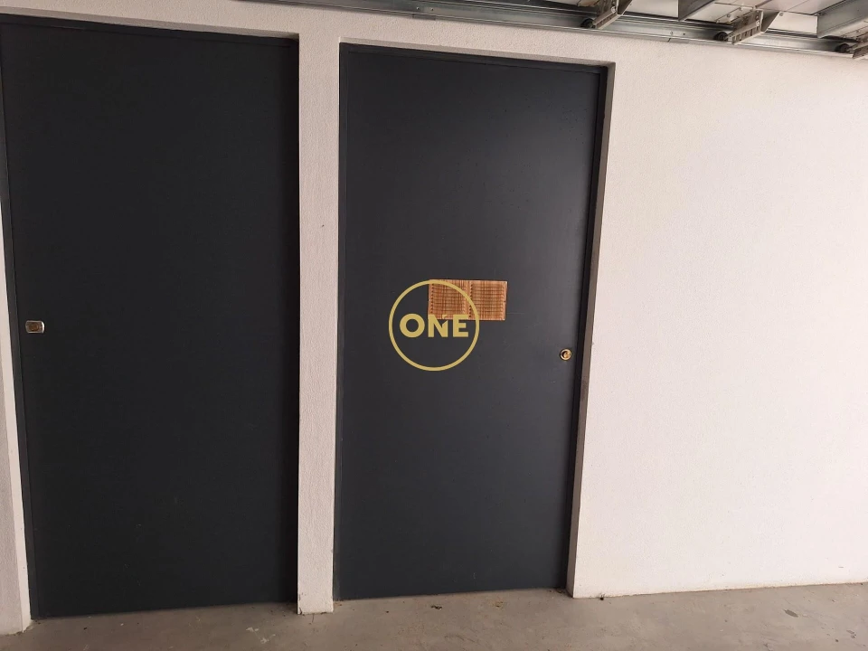 Armazém para Venda em Vila Nova de Famalicão e Calendário Foto 3