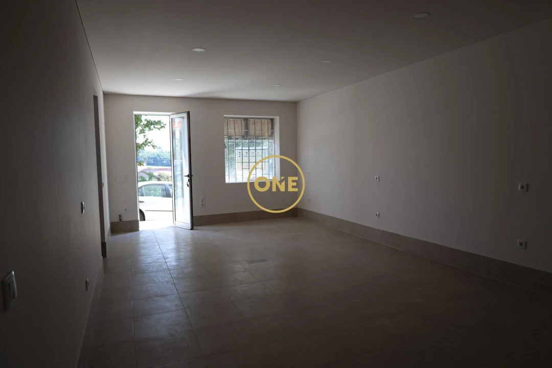 Loja para Arrendamento em Vila Nova de Famalicão e Calendário Foto 7