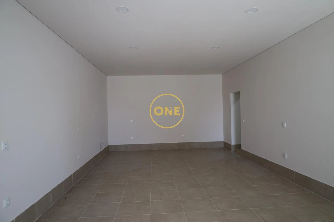 Loja para Arrendamento em Vila Nova de Famalicão e Calendário Foto 8