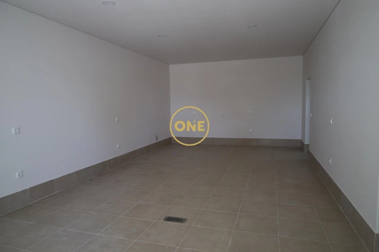 Loja para Arrendamento em Vila Nova de Famalicão e Calendário Foto 9