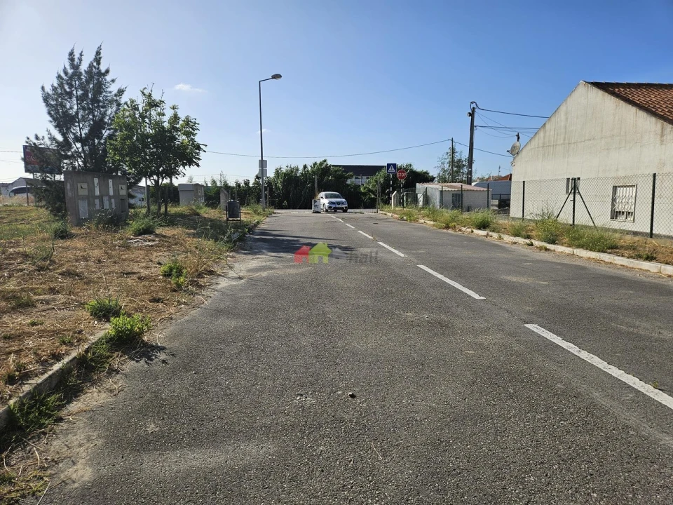 Terreno para Venda em Sarilhos Grandes Foto 6
