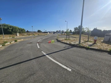 Terreno para Venda em Sarilhos Grandes