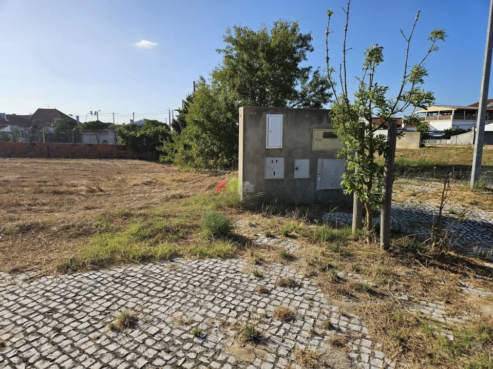 Terreno para Venda em Sarilhos Grandes Foto 17
