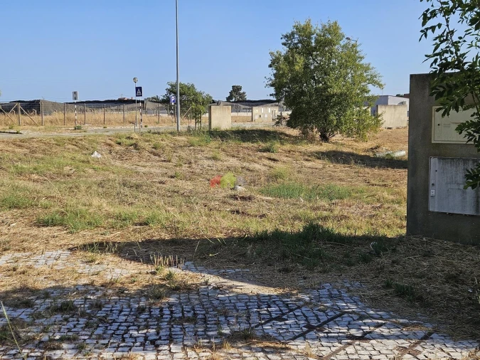 Terreno para Venda em Sarilhos Grandes Foto 9