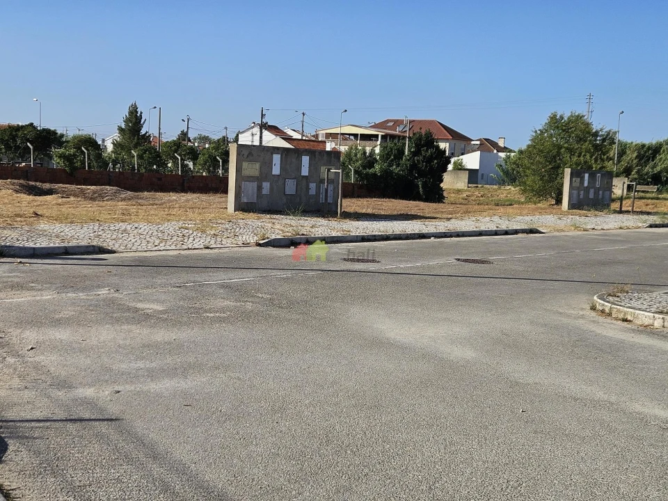Terreno para Venda em Sarilhos Grandes Foto 23
