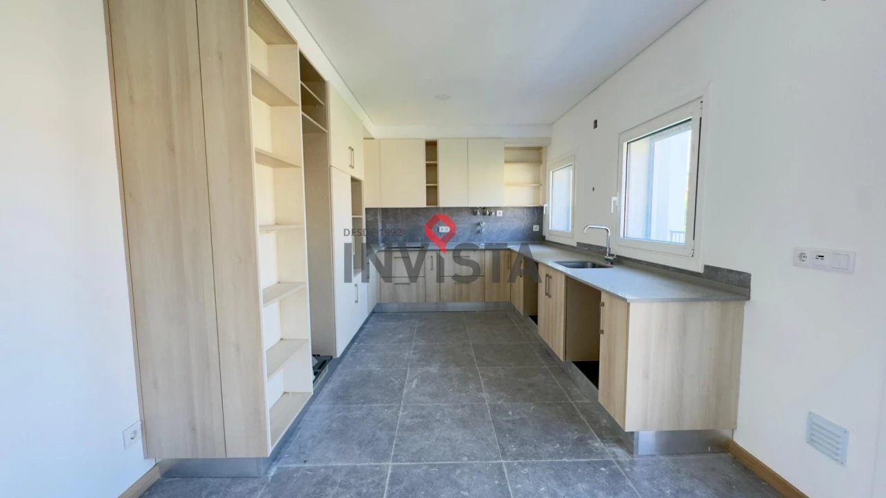 Apartamento T3 para Venda em Castanheira do Ribatejo e Cachoeiras Foto 3