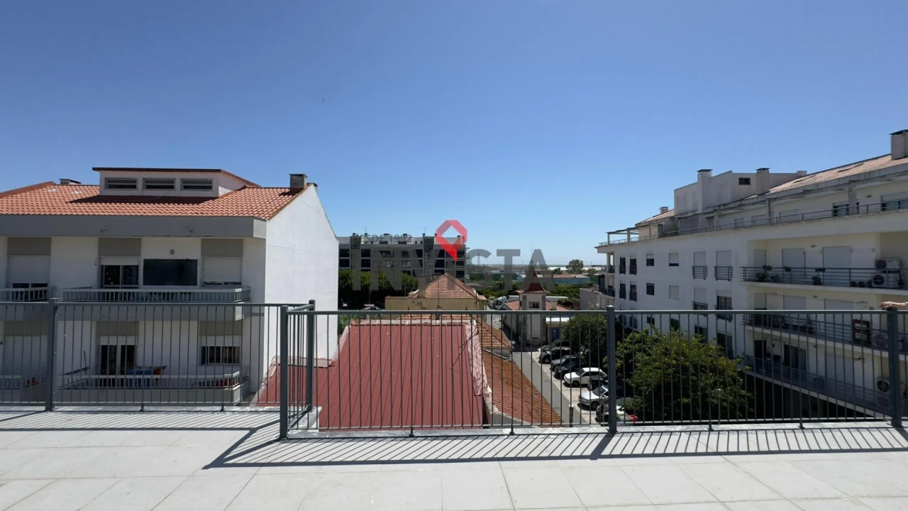 Apartamento T3 para Venda em Castanheira do Ribatejo e Cachoeiras Foto 12