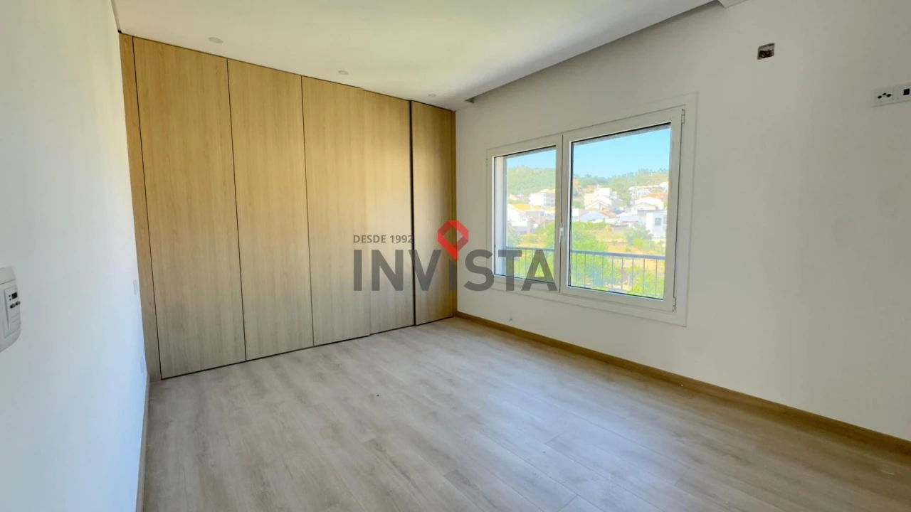 Apartamento T3 para Venda em Castanheira do Ribatejo e Cachoeiras Foto 15