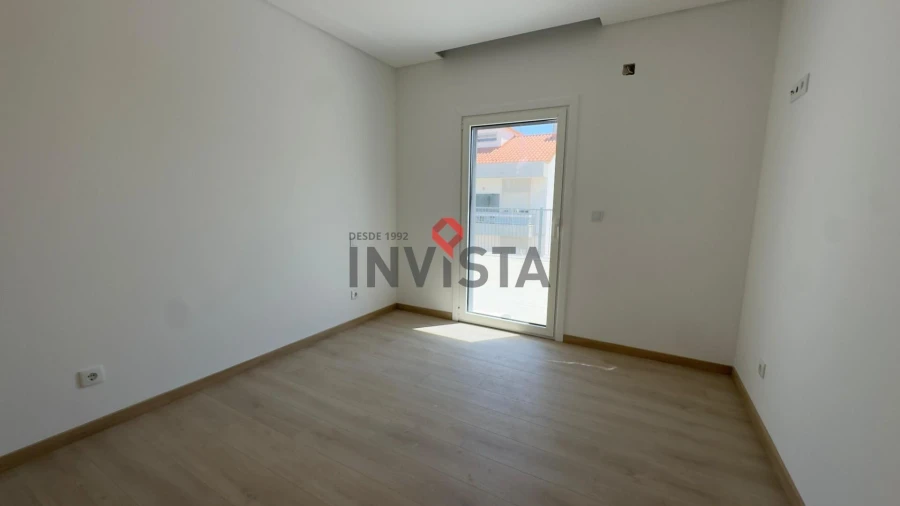 Apartamento T3 para Venda em Castanheira do Ribatejo e Cachoeiras Foto 16