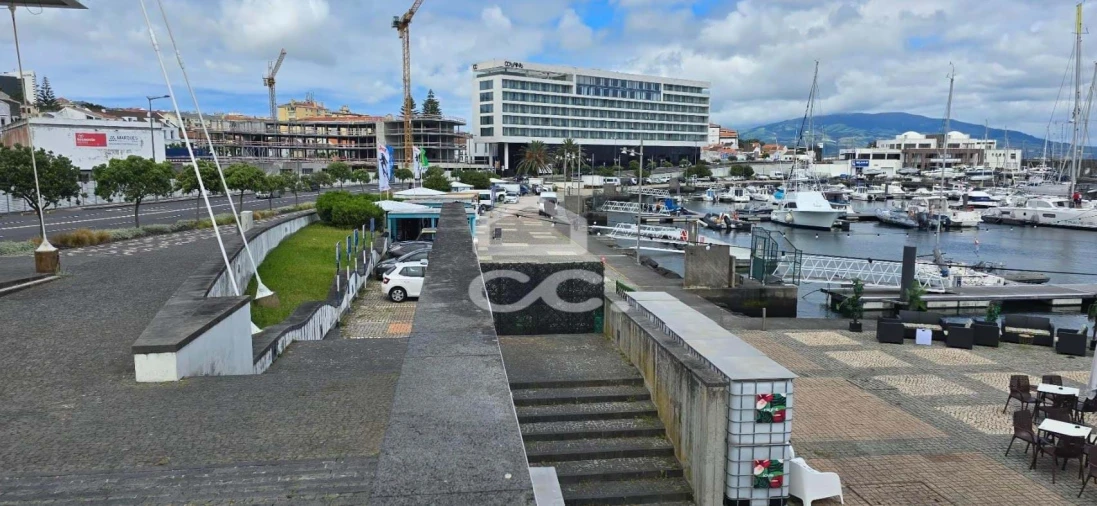 Negócio para Arrendamento em Ponta Delgada (São Pedro) Foto 28