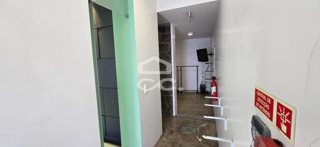 Negócio para Arrendamento em Ponta Delgada (São Pedro) Foto 7