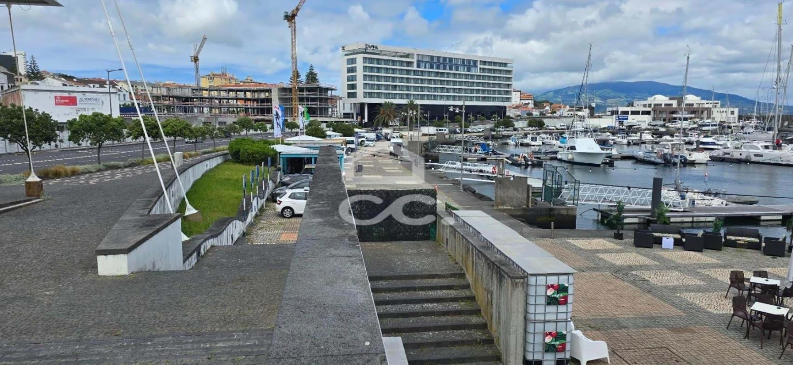 Negócio para Arrendamento em Ponta Delgada (São Pedro) Foto 28