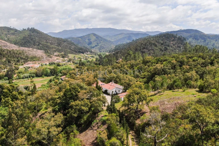 Moradia T5 para Venda em Monchique