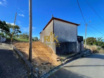 Moradia T8 para Venda em Prazeres