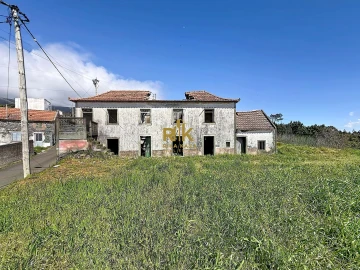Moradia T8 para Venda em Prazeres