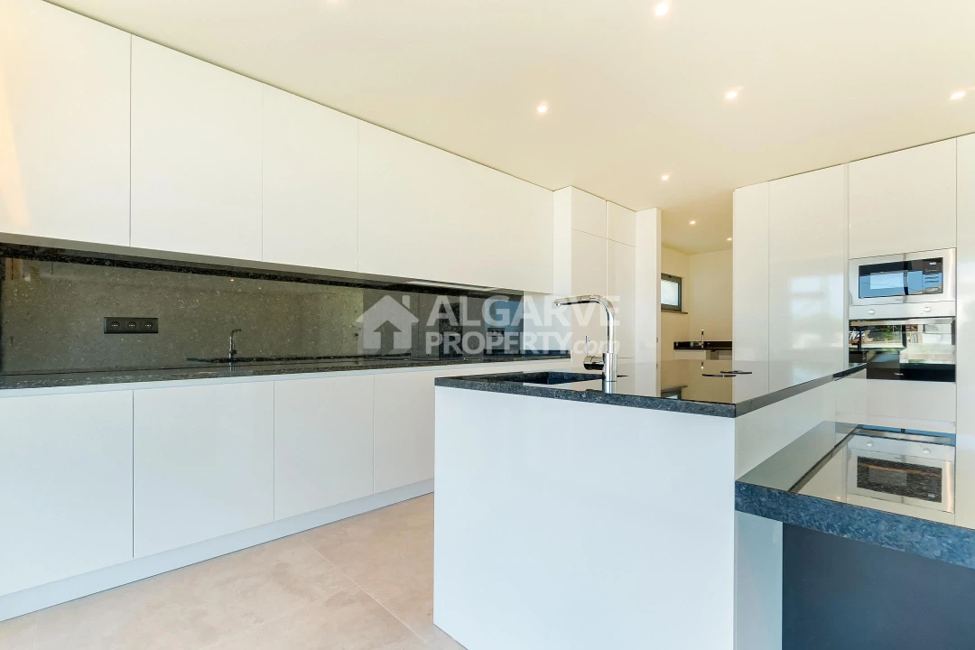 Moradia T4 para Venda em Albufeira e Olhos de Água Foto 23