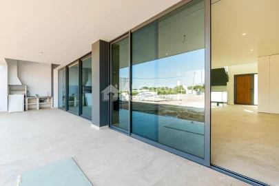 Moradia T4 para Venda em Albufeira e Olhos de Água