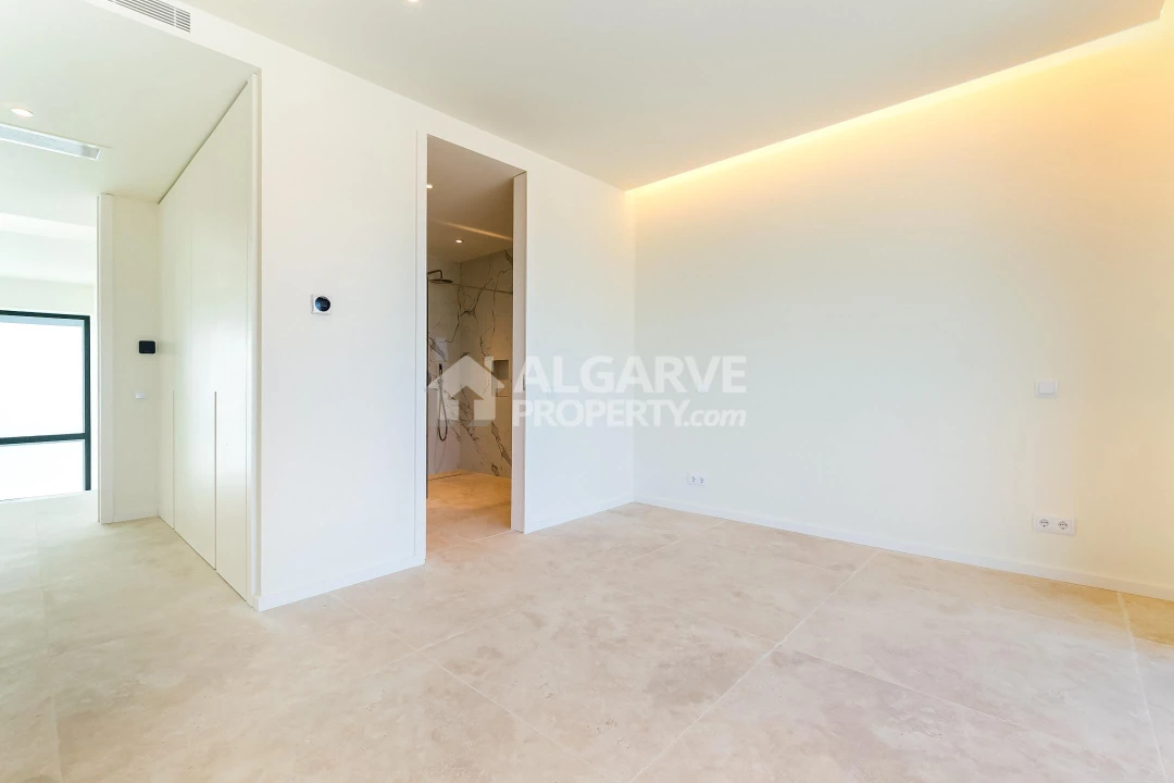 Moradia T4 para Venda em Albufeira e Olhos de Água Foto 38