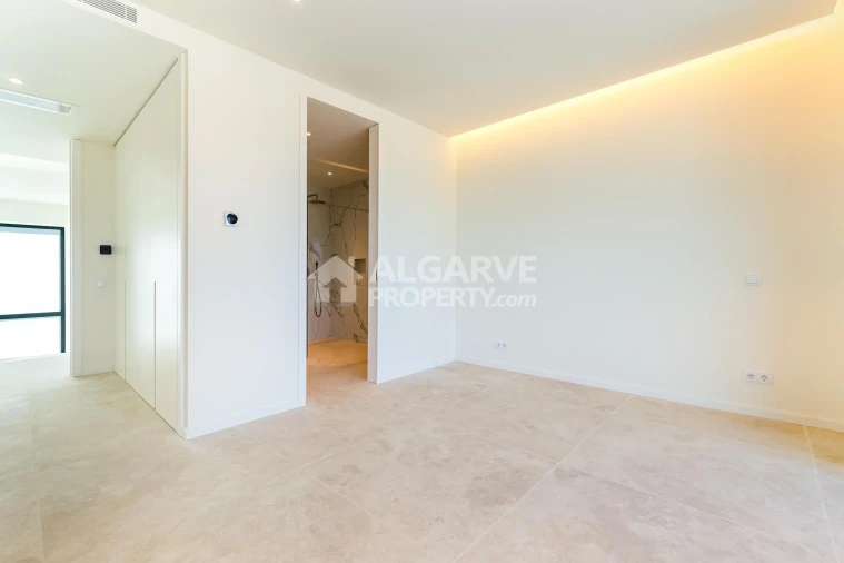 Moradia T4 para Venda em Albufeira e Olhos de Água Foto 38